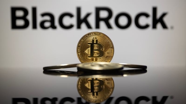 BlackRock CEO Warns as Bitcoin Faces $1 Trillion Crypto Sell-Off